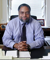 Lonnie Bunch photo